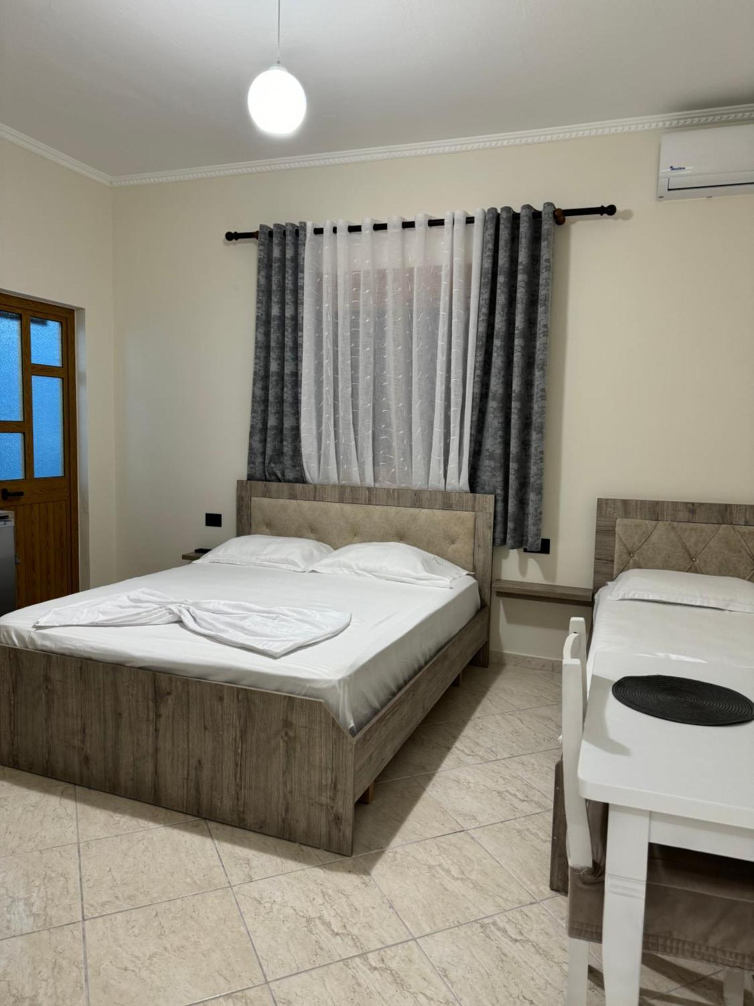 Vila Eljus Durrës Exterior foto